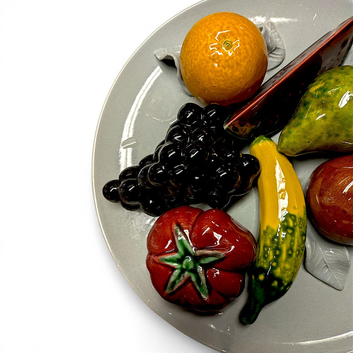 1950s Caldas Majolica, 3-D Ceramic Plate With Life-Like Fruits, Pottery Made in Portugal - Thumbnail 4