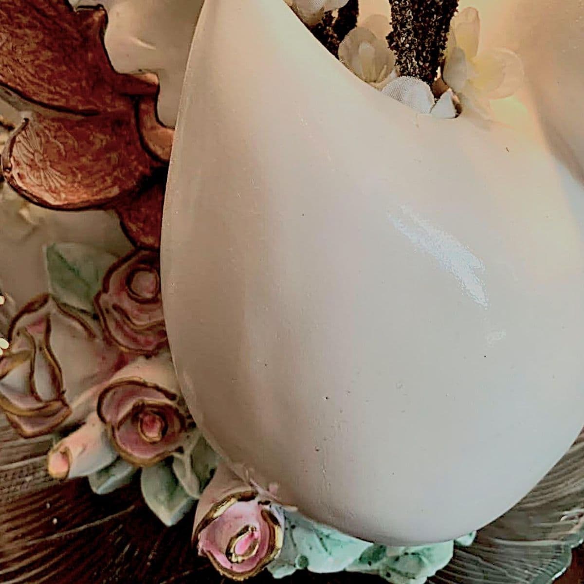 1980s Large Hand Painted Loving Swans Ceramic Statue Vase - Thumbnail 13