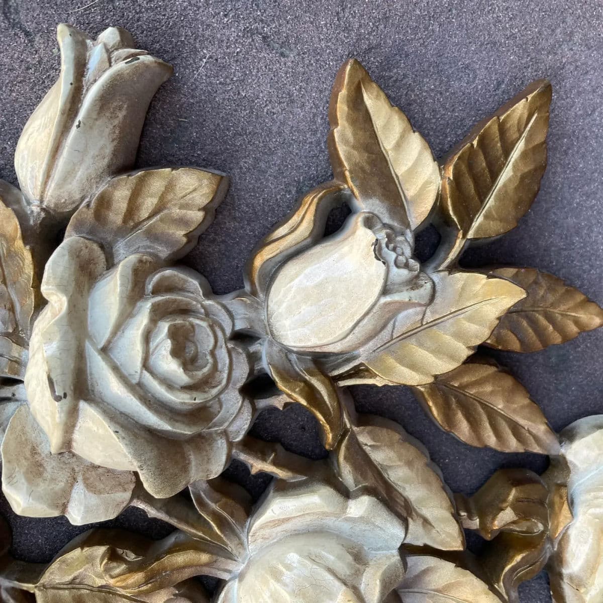 Vintage Mid 20th Century Cream Roses and Gold Leaves Wall Hanging Decor by Homco #7286 - Thumbnail 7