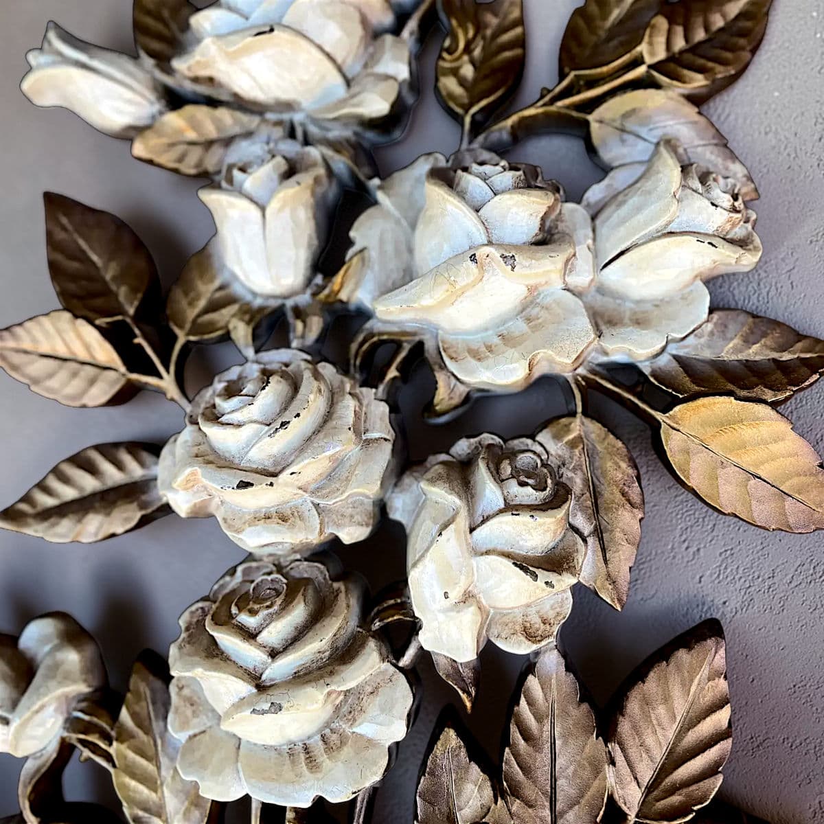 Vintage Mid 20th Century Cream Roses and Gold Leaves Wall Hanging Decor by Homco #7286 - Thumbnail 9