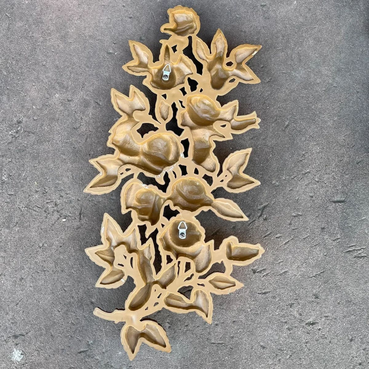 Vintage Mid 20th Century Cream Roses and Gold Leaves Wall Hanging Decor by Homco #7286 - Thumbnail 10