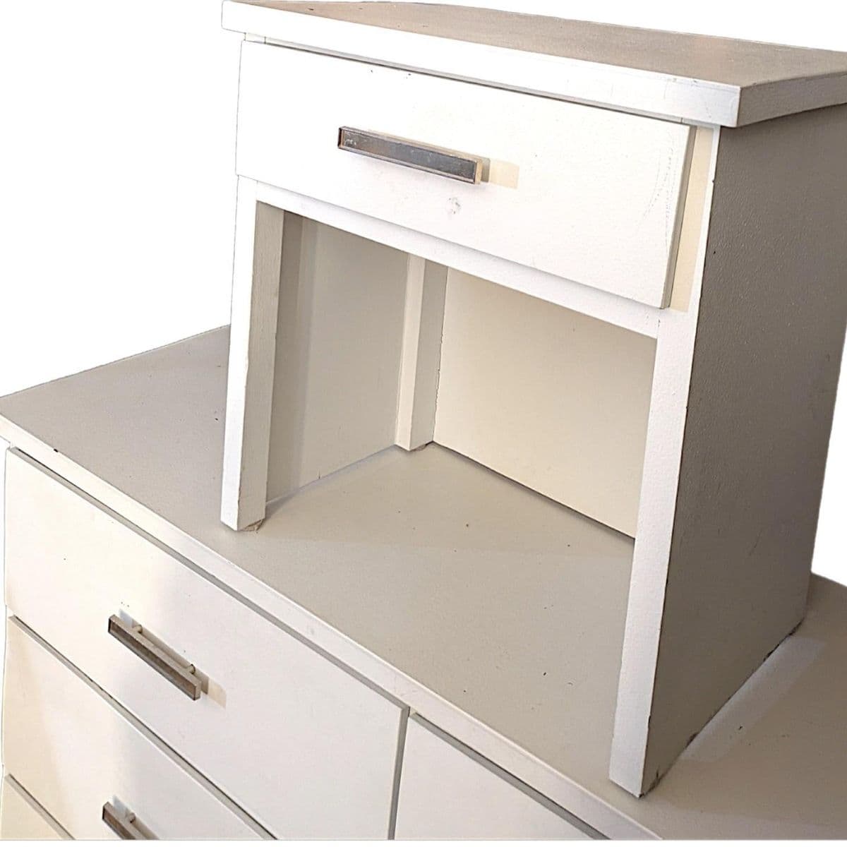 Mid-Century White Painted Wood Dresser & Nightstand Set With Brushed Brass Toned Pulls - Thumbnail 7