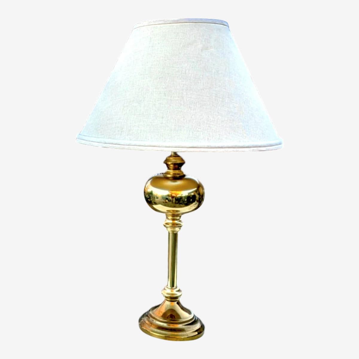 1980s Vintage Empire Style Brass “Saturn” Neo-Classical Fluted Pole Table Lamp and Shade - Image 1