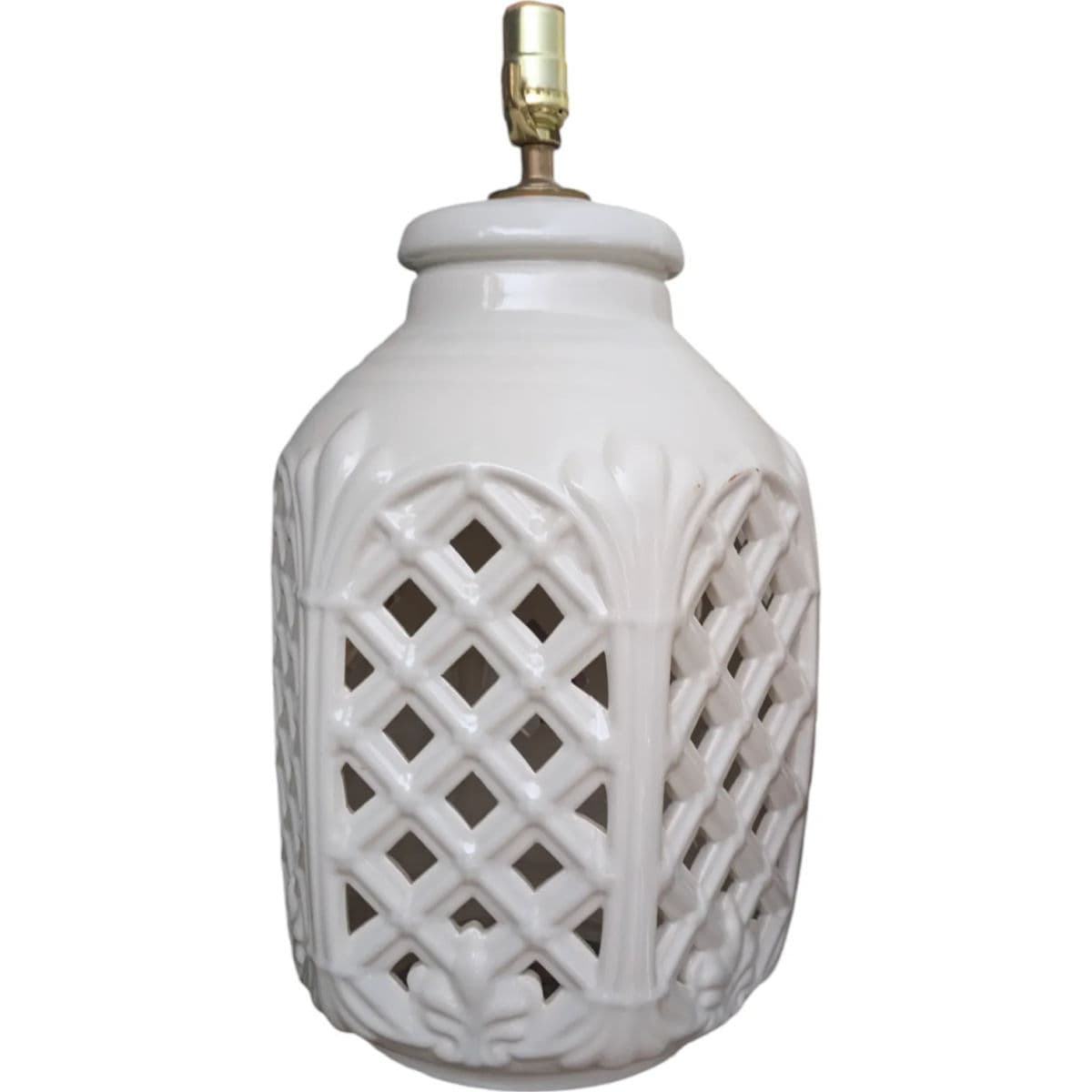 Vintage Mid-Century Optic White Glazed Reiculated Lattice Table Lamp - Thumbnail 4