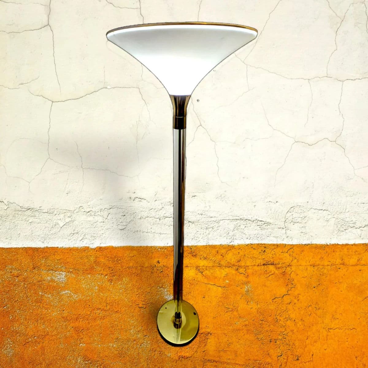 1980s Postmodern Lucite and Brass Lucite Torchiere With Wide Brim Acrylic Saucer Shade - Thumbnail 13