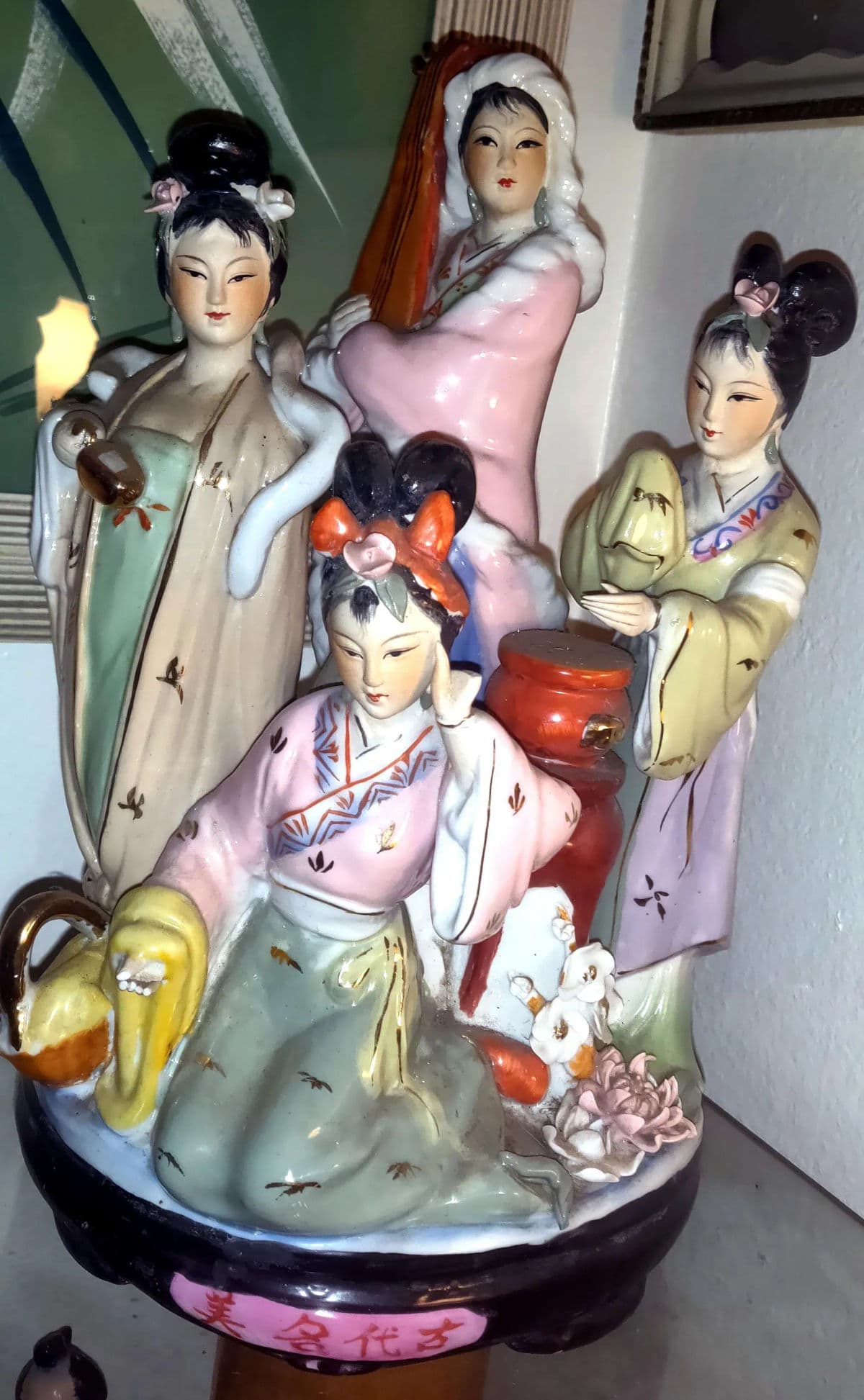 1920's Japanese Hand Painted Porcelain Figurine Geisha Musicians - Thumbnail 3