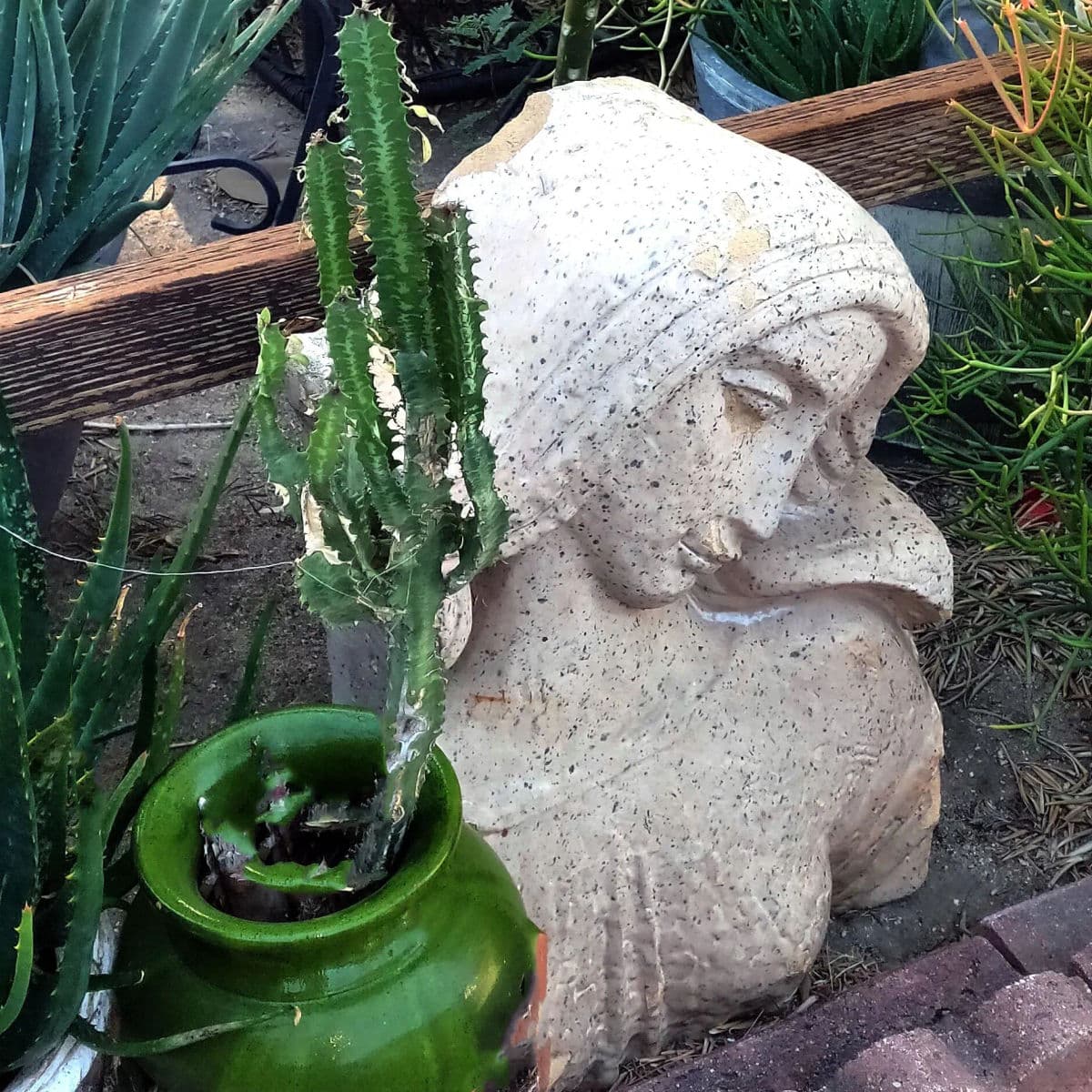 Erté Inspired Art Deco Relief Depicting Bust of Woman Architectural Remnant - Thumbnail 3