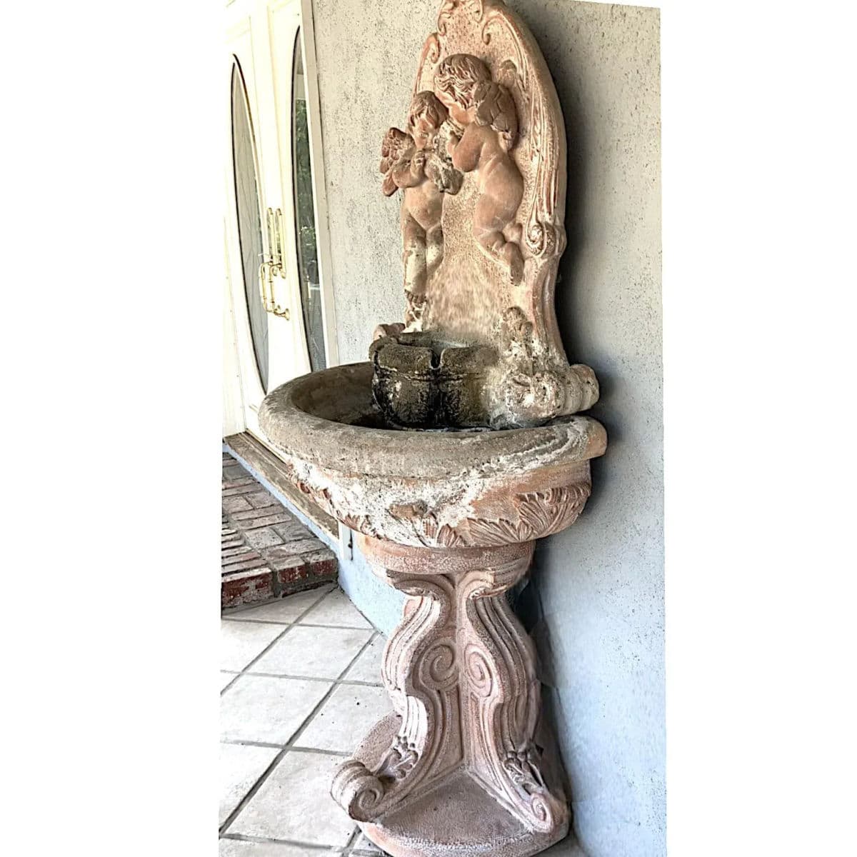 Classic Fiore Stone Cherub Wall Fountain With Integrated Pump – A Timeless Garden Accent - Thumbnail 6