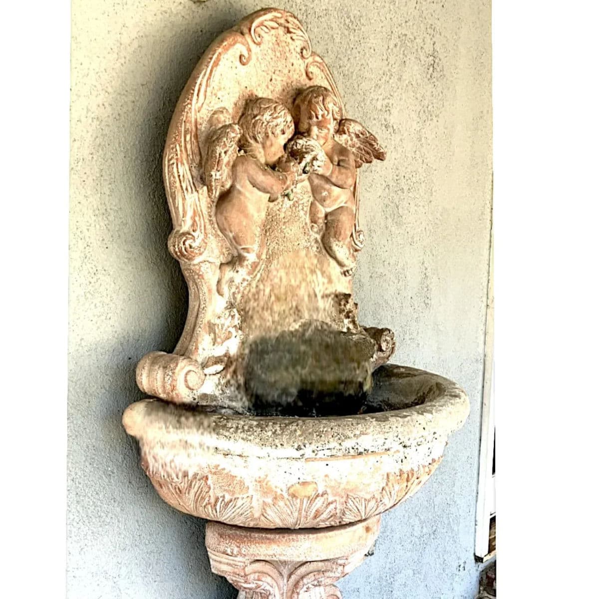 Classic Fiore Stone Cherub Wall Fountain With Integrated Pump – A Timeless Garden Accent - Thumbnail 5