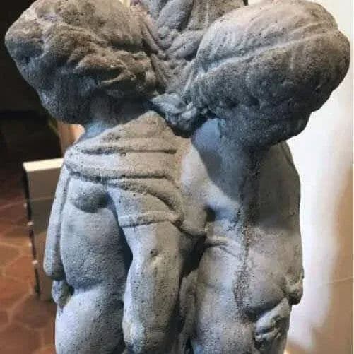 1960's Indoor Outdoor Unpainted Cast Solid Cement Putti Trio Table Lamp - Thumbnail 9