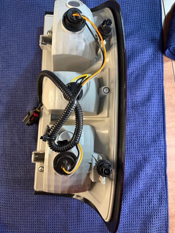 2015-2022 Chevrolet Colorado Driver Side Tail Light Assembly LH Replacement - Thumbnail 2