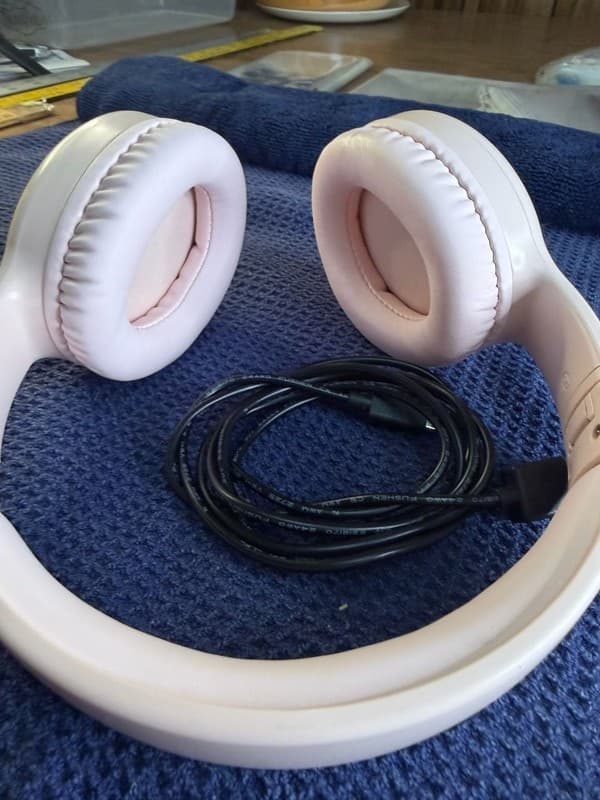 Lenovo TH30 Wireless Bluetooth Foldable Headphones - Pink - Thumbnail 5