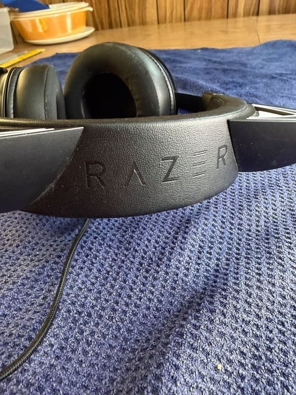 Razer Kraken Kitty Edition RGB USB Wired Gaming Headset - Classic Black - Thumbnail 3