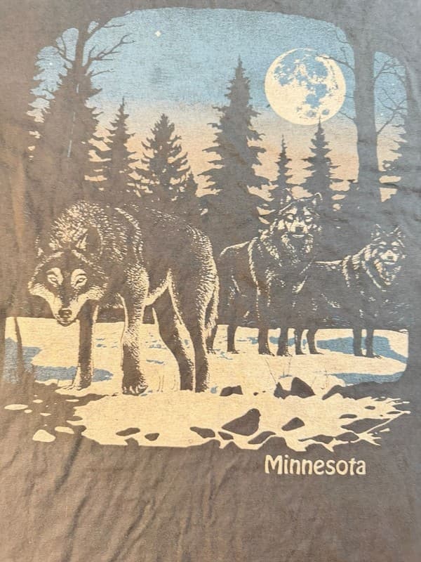 Junk Food Clothing Minnesota Wolves Moon Graphic T-Shirt Medium - Thumbnail 7