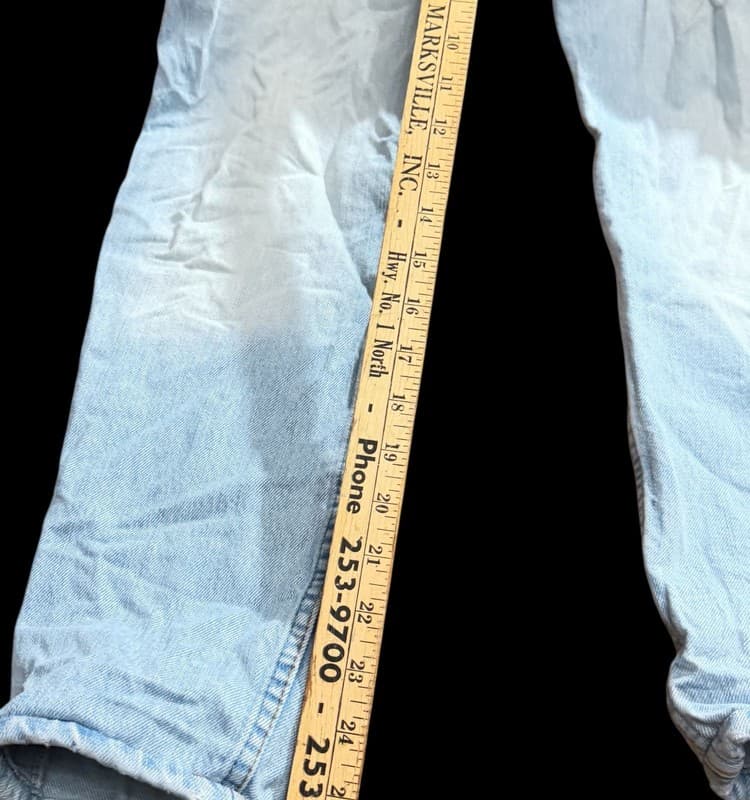 Levi’s 501 Original Jeans Men’s 31x32 Button Fly Straight Leg Denim - Thumbnail 6