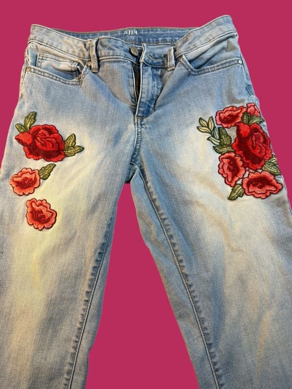 a.n.a Floral Rose Embroidered Skinny Ankle Jeans Size 28/6 - Thumbnail 4