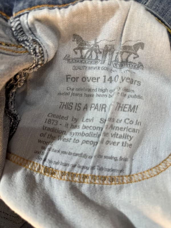 Levis 550 Relaxed Fit Jeans Mens 38x34 Medium Wash Vintage Distressed Frayed - Thumbnail 4