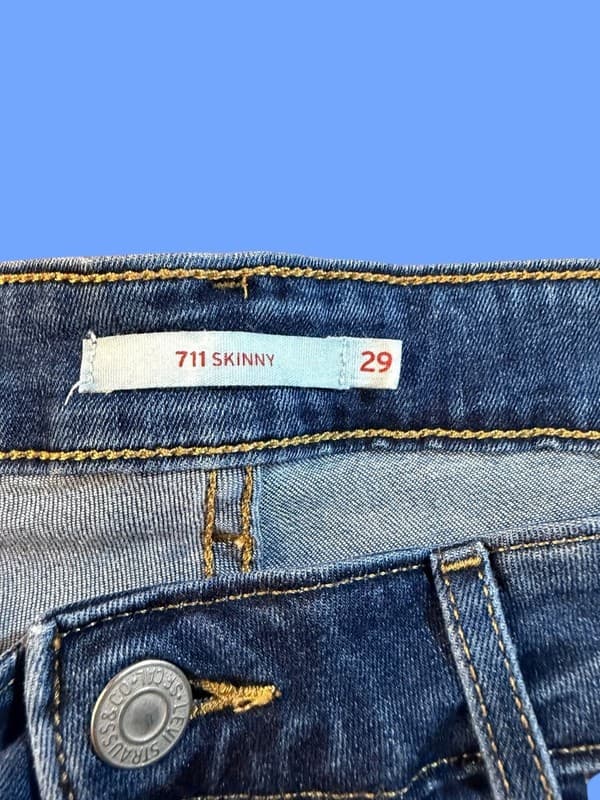 Levi's Women's 711 Skinny Jeans Medium Wash Blue Size 29 - Thumbnail 3