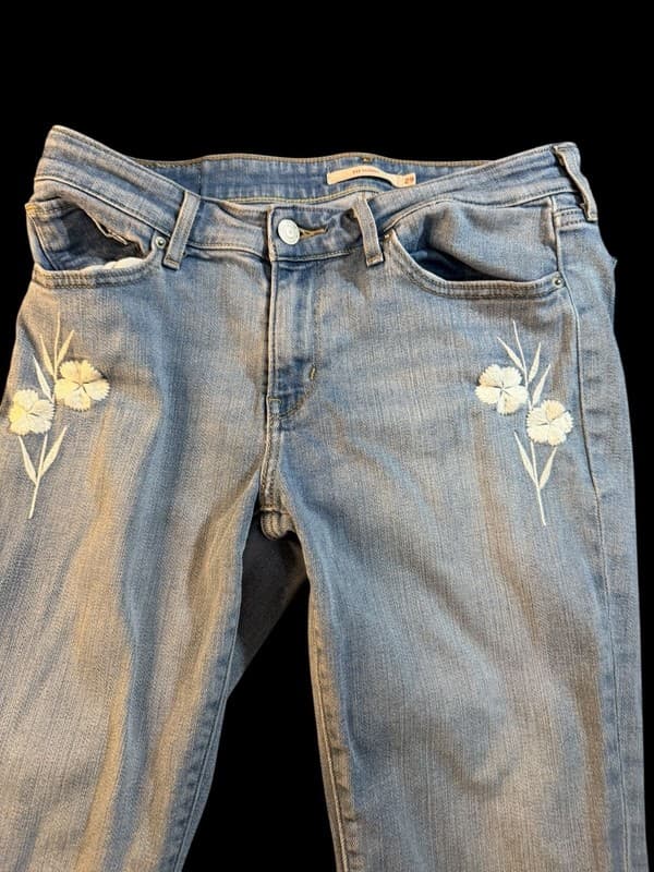 Levi's 711 Skinny Jeans Light Wash with White Flower Floral Embroidery W29 L30 - Thumbnail 6