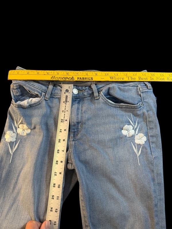 Levi's 711 Skinny Jeans Light Wash with White Flower Floral Embroidery W29 L30 - Thumbnail 8