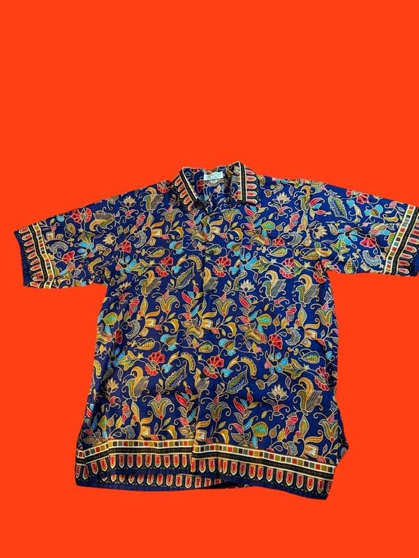 Vintage Sinar Pagi Singapore Batik Shirt Unisex L Floral Navy Blue 80s/90s - Image 1