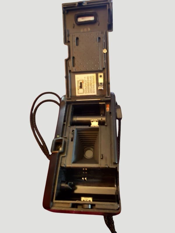 Minolta AF101R 35mm Point & Shoot Film Camera with Red-Eye Reduction - Thumbnail 5