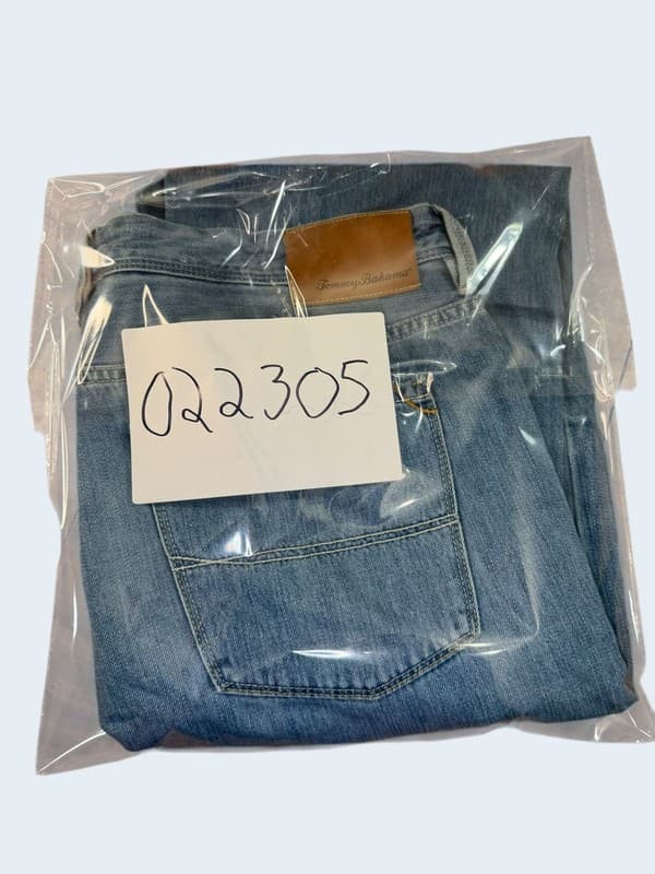 Tommy Bahama Men's Light Wash Relaxed Straight Fit Jeans Size 40 - Thumbnail 10