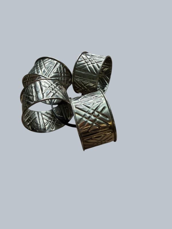 Set of 4 Vintage Silverplated Geometric Textured Napkin Rings - Thumbnail 2