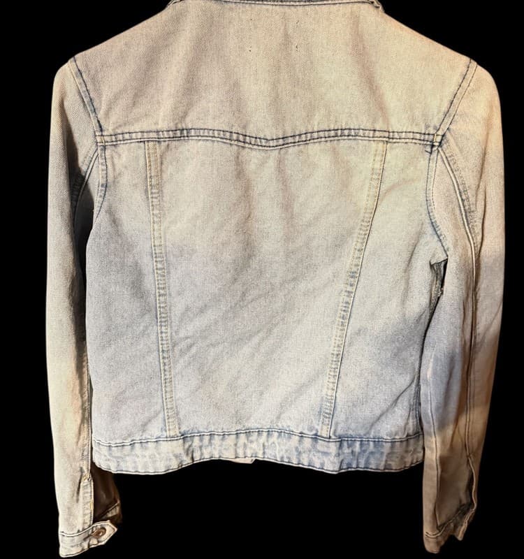 Ranbeeri Women’s Light Wash Denim Jacket Cropped Button Front Size M - Thumbnail 2