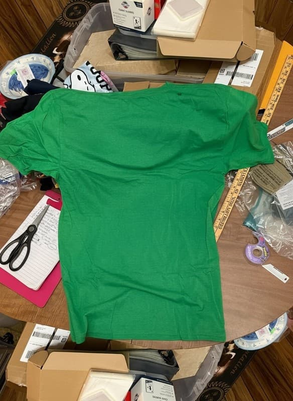 Star Wars The Mandalorian The Child Presents Are The Way T-Shirt - GREEN - Thumbnail 3