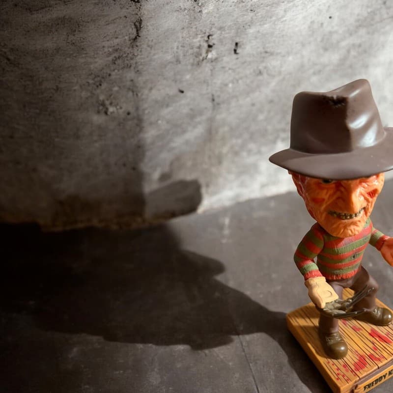 Funko Wacky Wobbler Freddy Krueger A Nightmare on Elm Street Bobble Head - Thumbnail 2