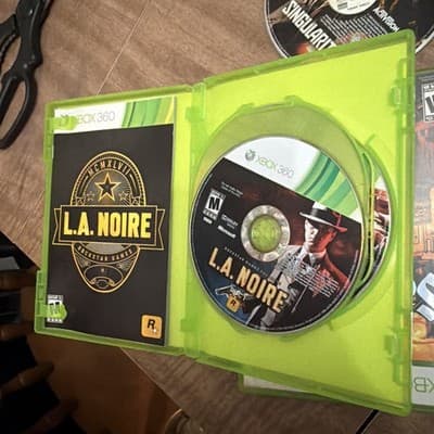 L.A. Noire (Microsoft Xbox 360, 2011) - Thumbnail 2
