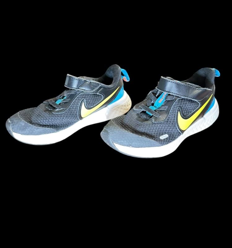Nike Revolution 5 Youth Running Shoes - Size 12C - Image 1
