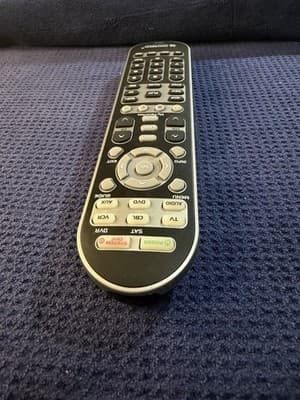 Universal Remote Control URC-R6 6-Device w/ PIP DVR DVD SAT CBL TV VCR AUX - Thumbnail 2