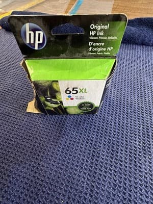 HP 65XL N9K03AN Tri-Color Ink Cartridge Genuine OEM Damaged Box Exp 10/2020 - Image 1