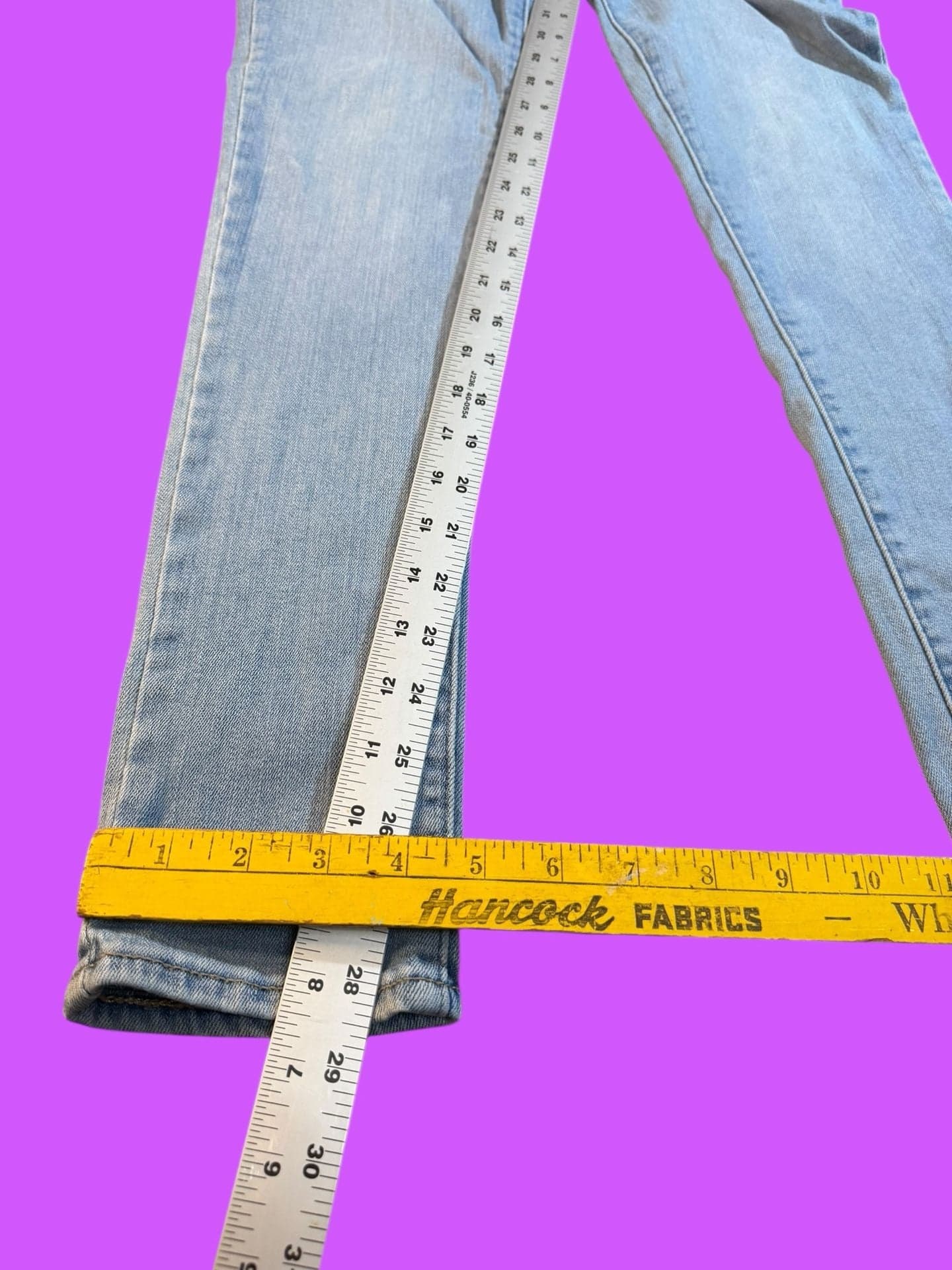 ILevi's Women's 711 Mid Rise Skinny Jeans Light Wash Size 29x30 - Thumbnail 8