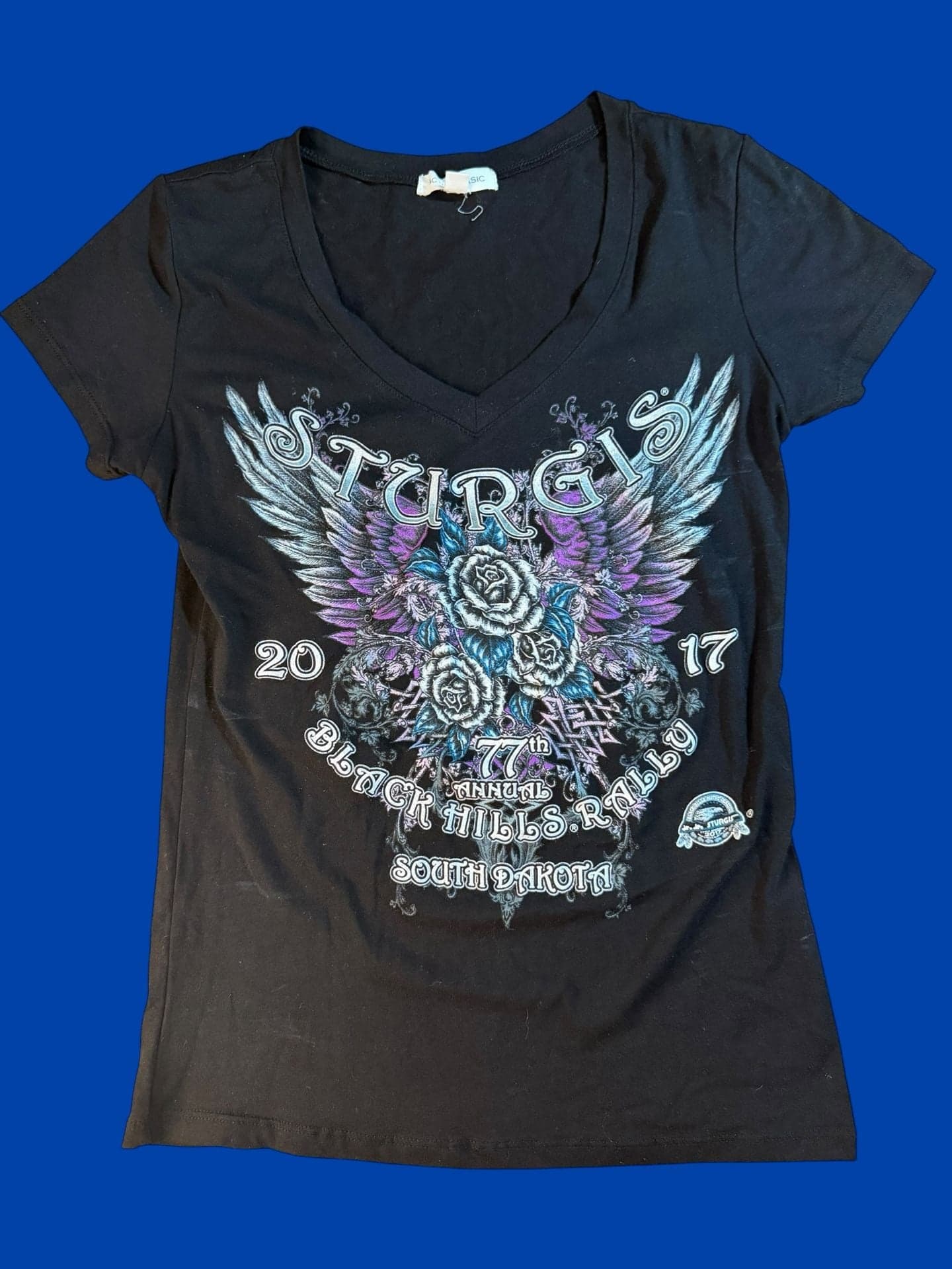 Sturgis 2017 77th Annual Black Hills Rally Women's V-Neck Graphic Tee M - Image 1