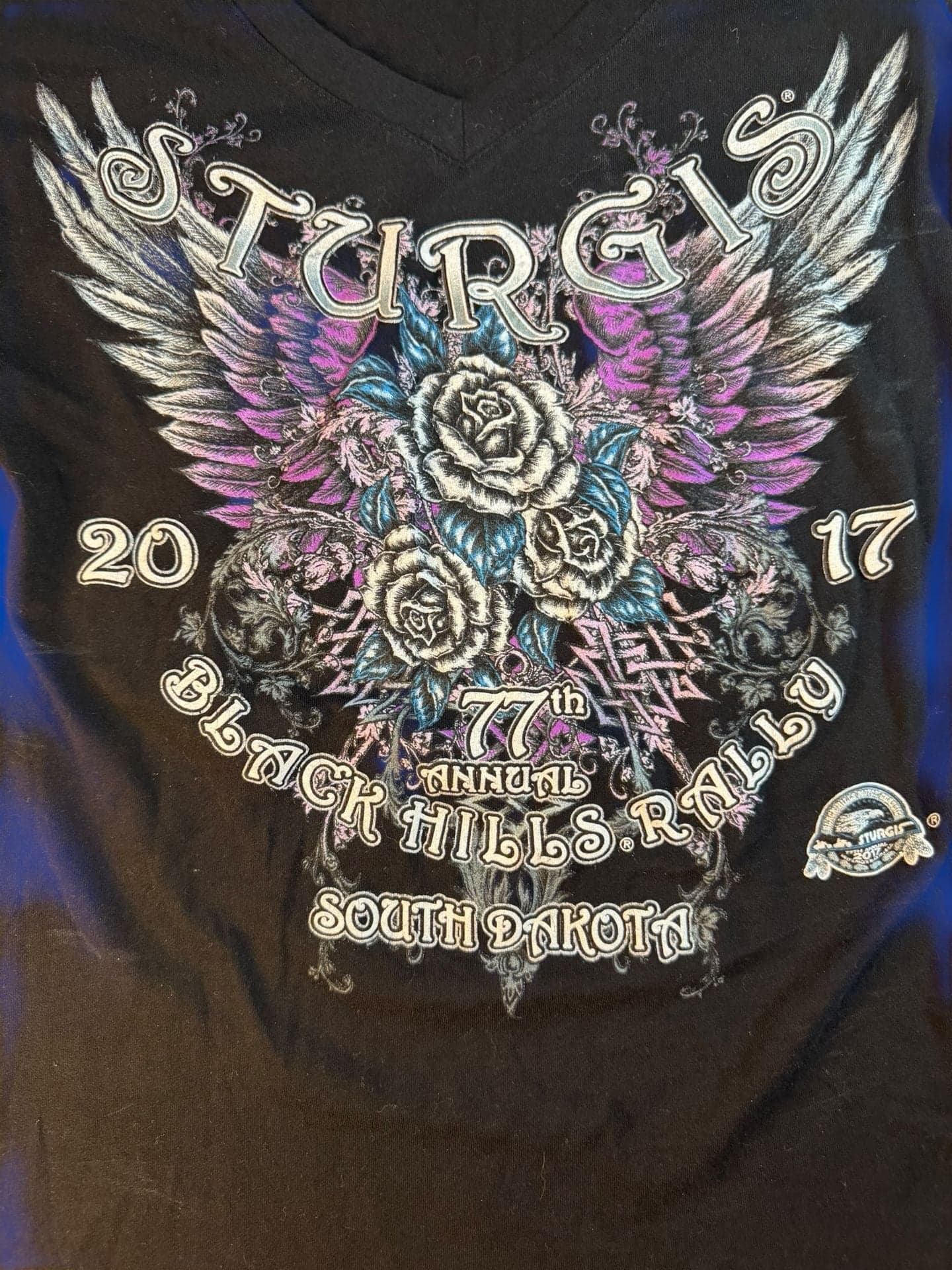 Sturgis 2017 77th Annual Black Hills Rally Women's V-Neck Graphic Tee M - Thumbnail 4