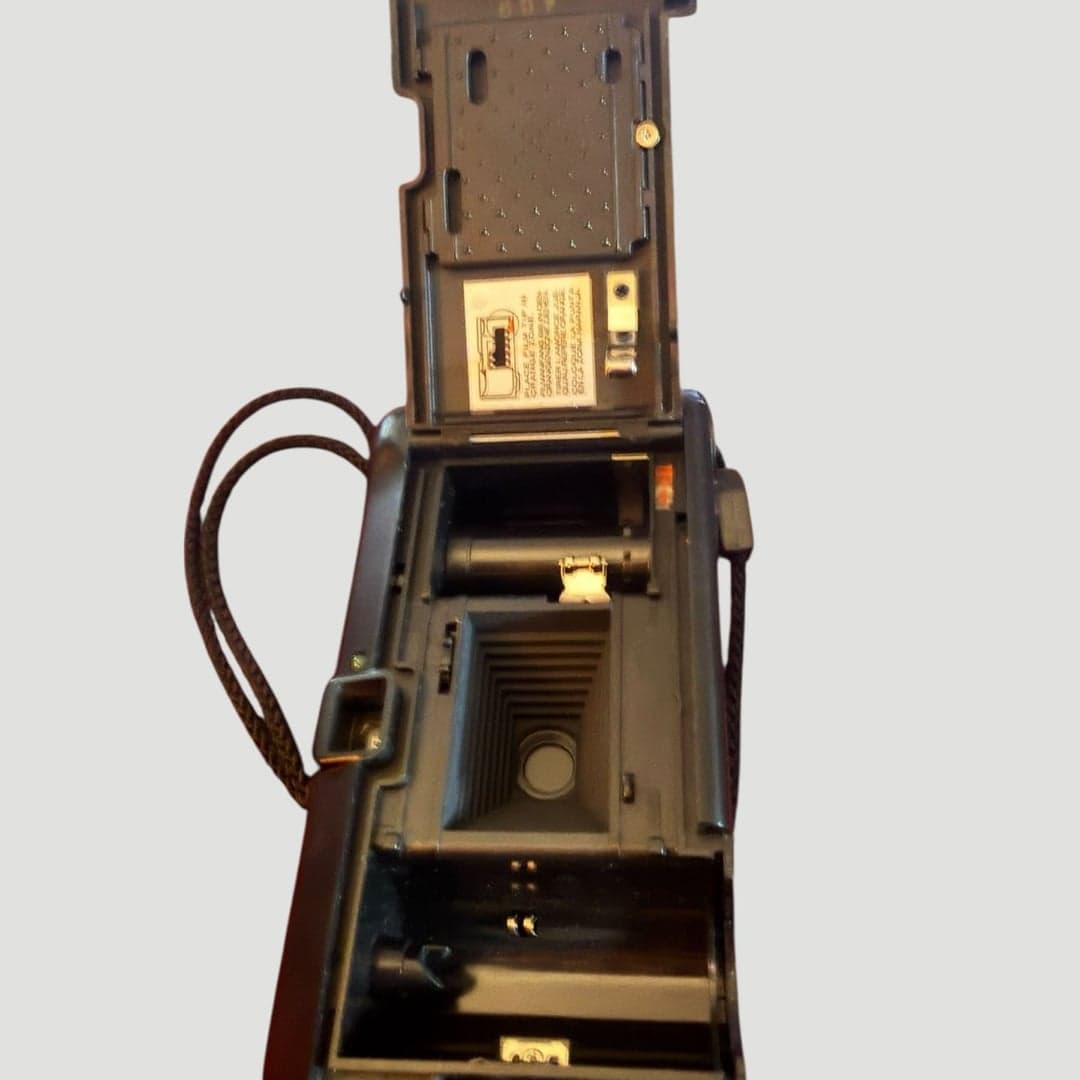 Minolta AF101R 35mm Point & Shoot Film Camera with Red-Eye Reduction - Thumbnail 5