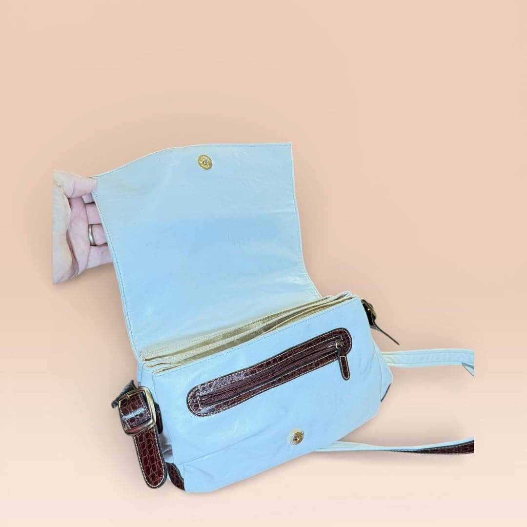 Vintage Carryland White Faux Leather Crossbody Bag with Brown Croc Trim - Thumbnail 5