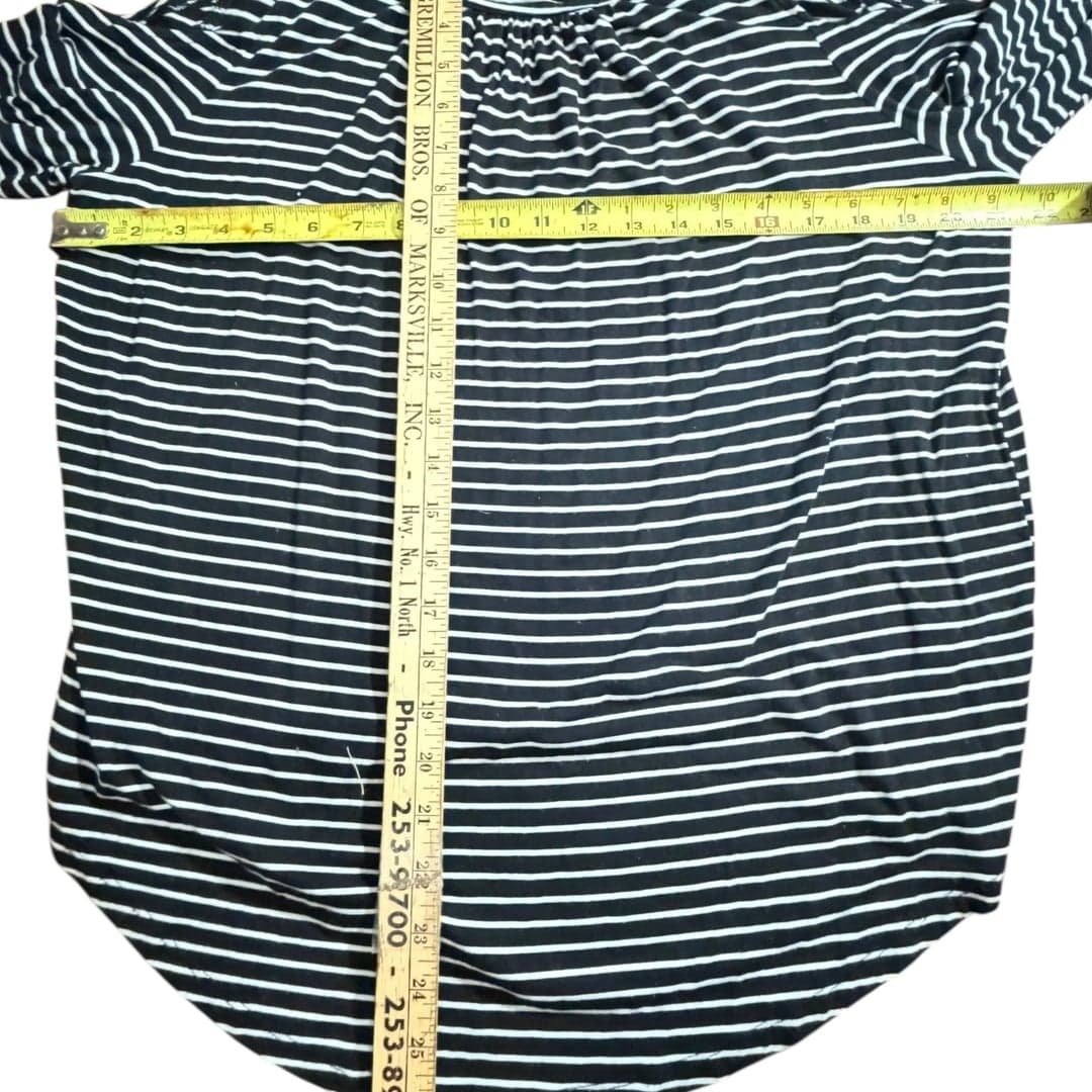 Old Navy Women’s Large Black White Striped Cold Shoulder Long Sleeve Top - Thumbnail 4