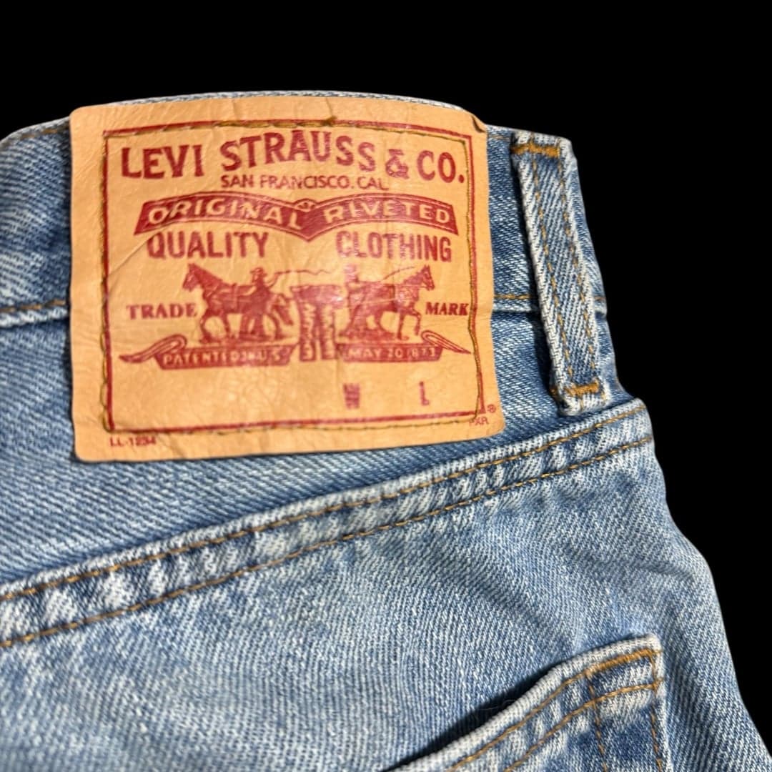 Levi’s 550 Relaxed Fit Jeans Men’s 34x30 Light Wash Zipper Fly Denim - Thumbnail 6