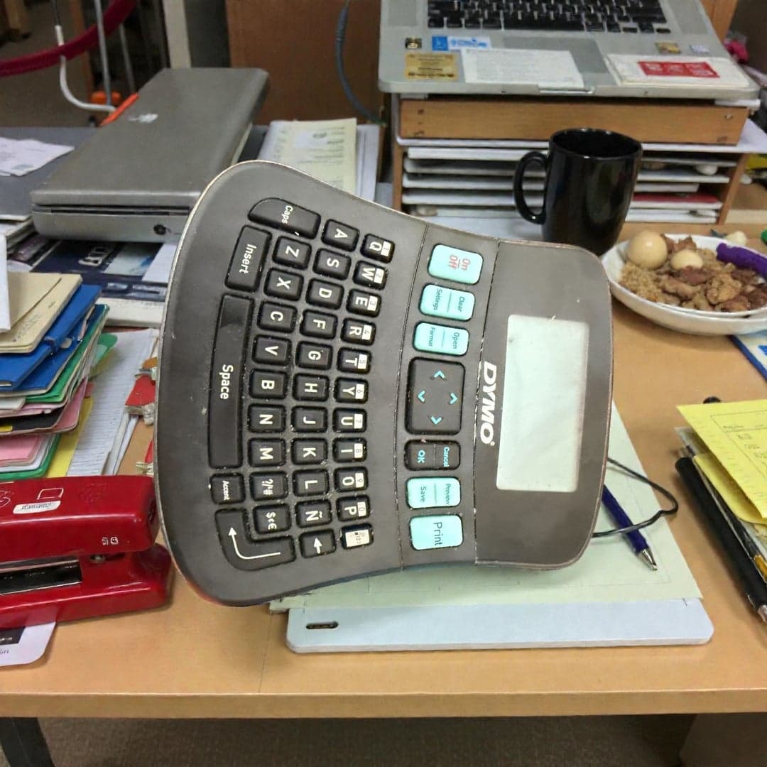 DYMO Handheld Label Maker QWERTY Keyboard LCD Screen - Image 1