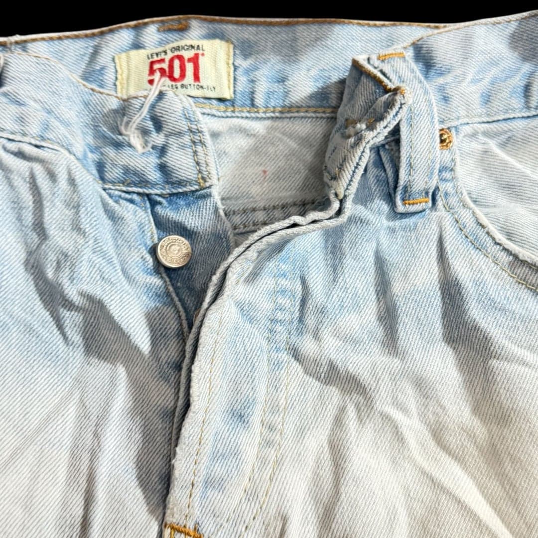 Levi’s 501 Original Jeans Men’s 31x32 Button Fly Straight Leg Denim - Thumbnail 4