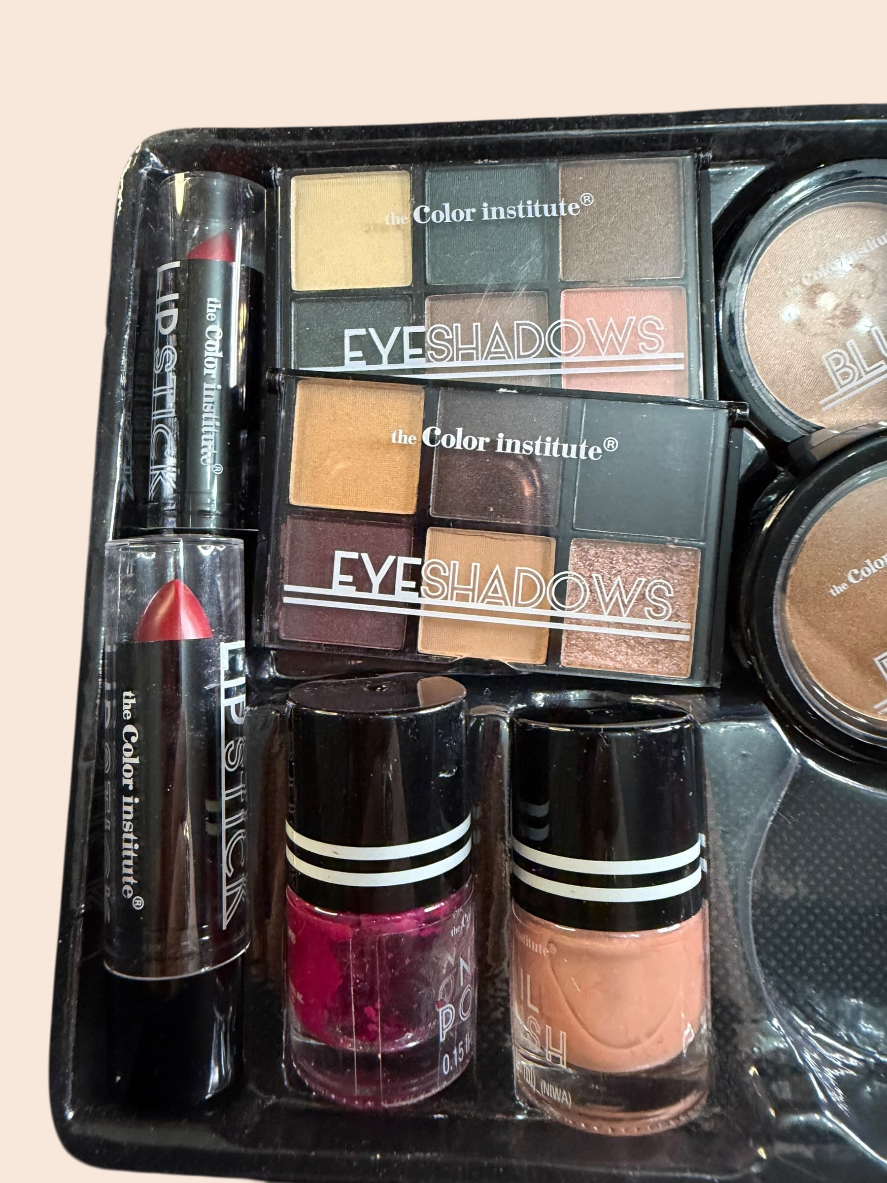 The Color Institute Makeup Kit Aluminum Briefcase Eyeshadow Blush Lipstick Set - Thumbnail 6