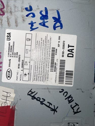 09 10 Kia Optima AM FM XM CD radio receiver OEM 96160-2G950T0 KI101CU - Thumbnail 4