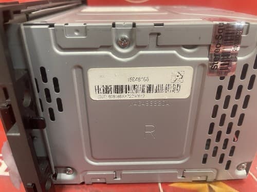 Saturn Aura OEM Factory Radio CD AUX Player 15948188 { Unlocked }GM130U - Thumbnail 2