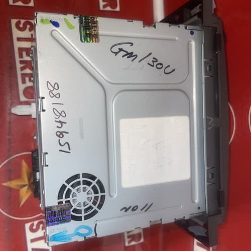 Saturn Aura OEM Factory Radio CD AUX Player 15948188 { Unlocked }GM130U - Thumbnail 4