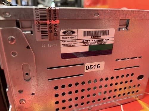 05 06 Ford Freestyle AM/FM CD radio receiver 5F9T-18C869-AK OEM FO106U - Thumbnail 4
