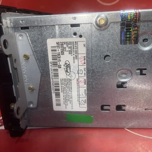 2005-2007 Ford Freestyle OEM AM FM Radio 6 CD Player Auxiliary 5F9T-18C815-GB - Thumbnail 8